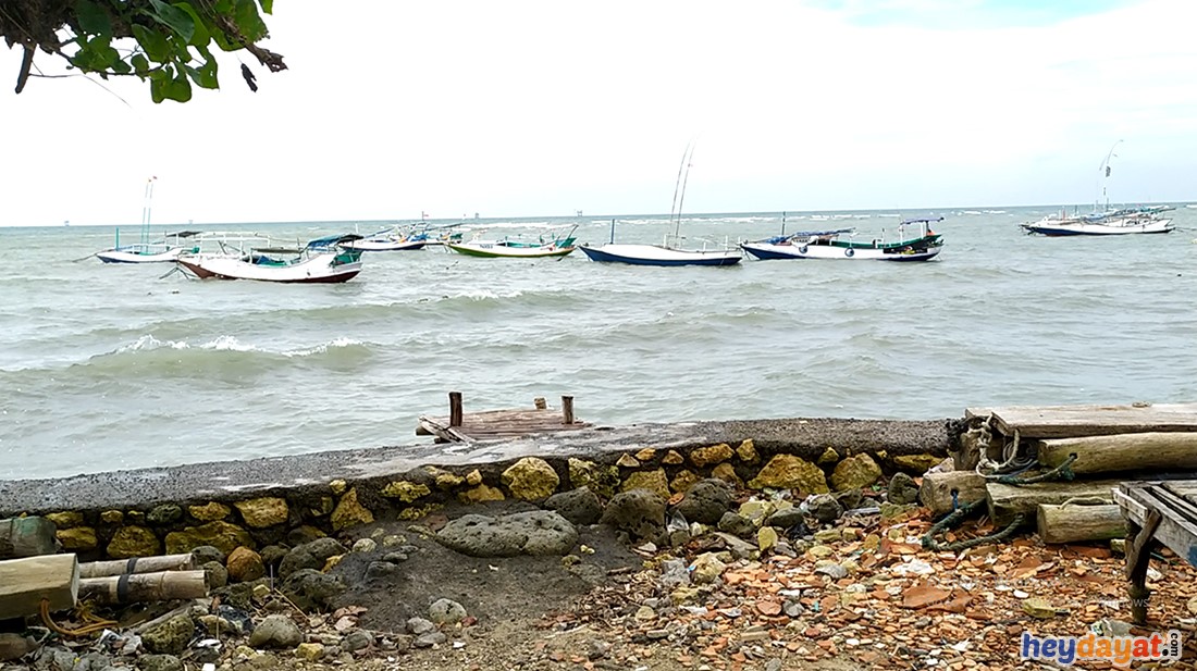 Perahu Nelayan Untuk Memancing Sepulu Madura