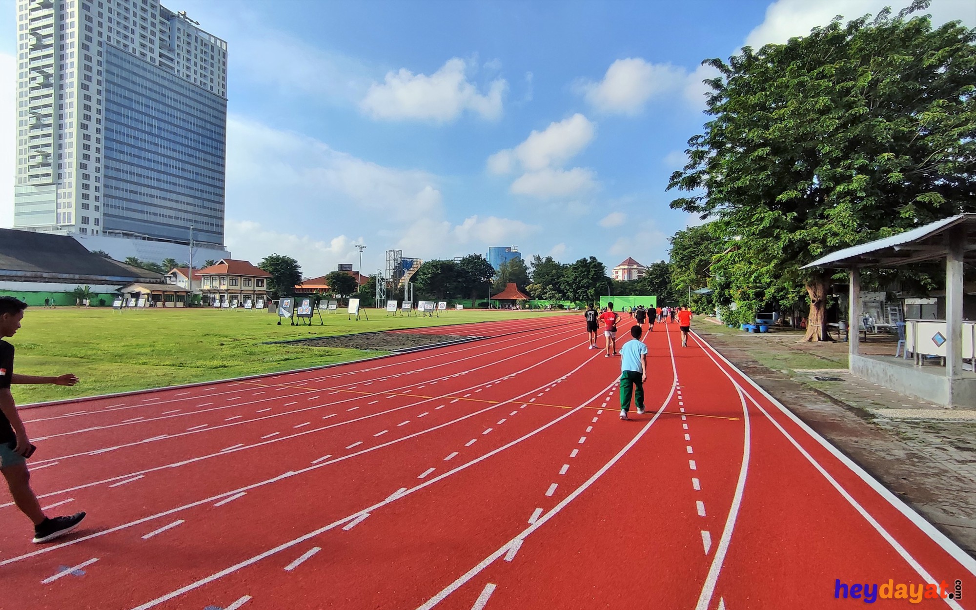Lapangan KONI Surabaya, Kini Lapangan Jatim Seger Sebutannya - Heydayat.com